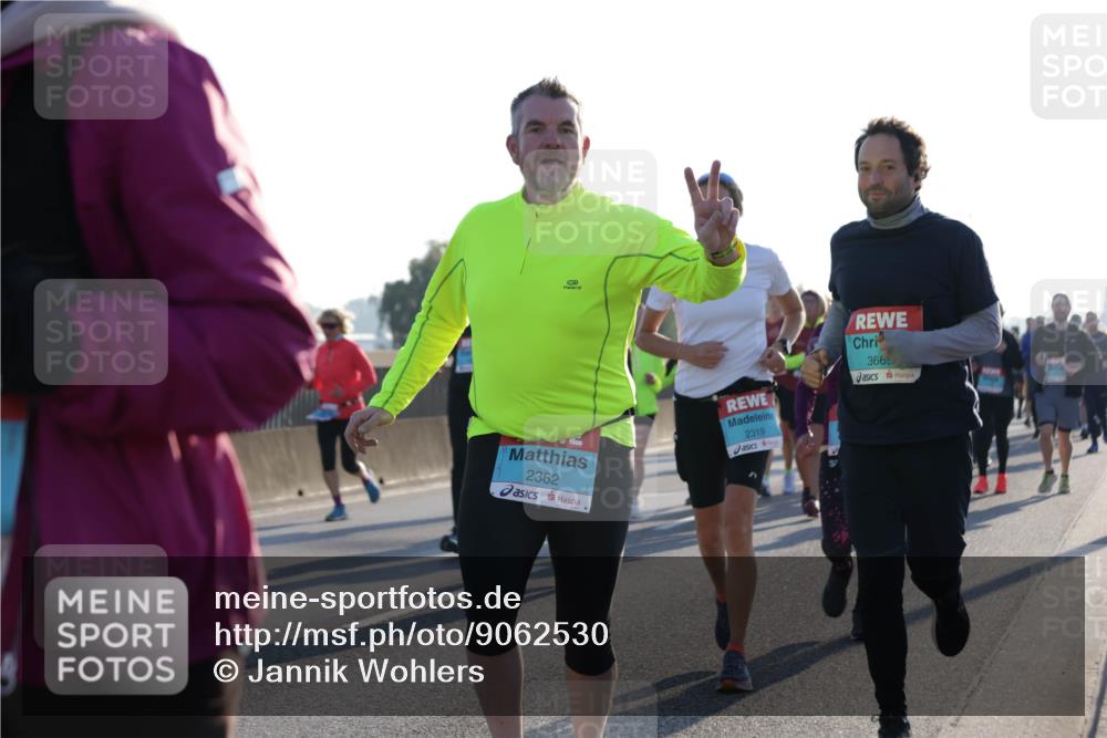 03.10.2025 - Köhlbrandbrückenlauf Jannik Wohlers http://msf.ph/oto/9062530 03.10.2025 09:23:41 Position 3 2362, 2319, 366 meine-sportfotos.de
