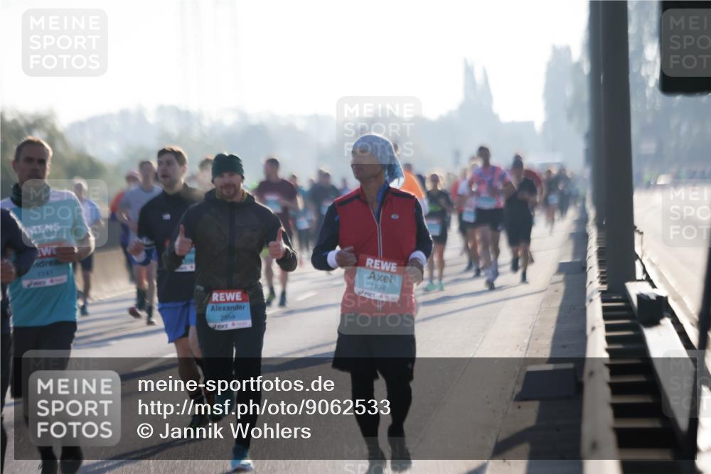 03.10.2025 - Köhlbrandbrückenlauf Jannik Wohlers http://msf.ph/oto/9062533 03.10.2025 09:15:42 Position 3 1141, 2959, 1134 meine-sportfotos.de