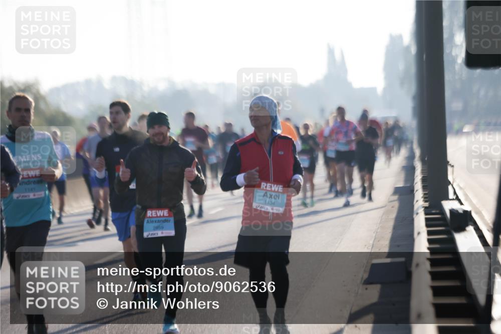 03.10.2025 - Köhlbrandbrückenlauf Jannik Wohlers http://msf.ph/oto/9062536 03.10.2025 09:15:42 Position 3 1141, 2959, 1134 meine-sportfotos.de