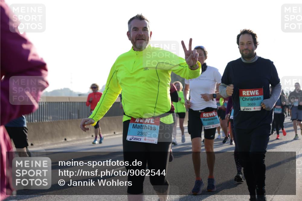 03.10.2025 - Köhlbrandbrückenlauf Jannik Wohlers http://msf.ph/oto/9062544 03.10.2025 09:23:41 Position 3 2362, 2319, 2, 3669 meine-sportfotos.de