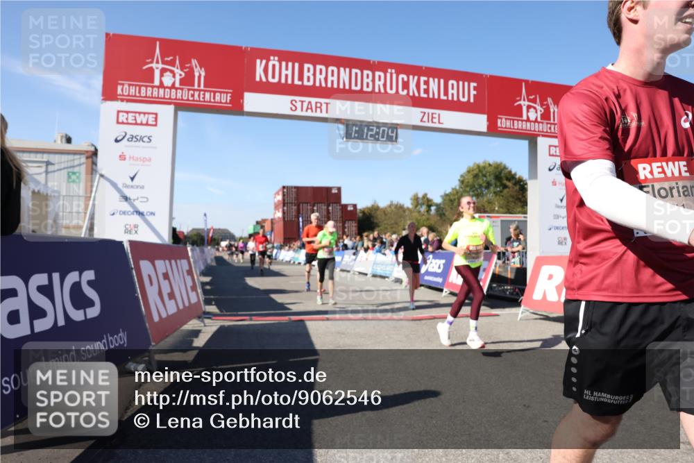 03.10.2025 - Köhlbrandbrückenlauf Lena Gebhardt http://msf.ph/oto/9062546 03.10.2025 13:12:04 Ziel 4100, 4101, 4176, 4305, 4468, 4474, 5856, 5910, 5911, 5927, 6121, 6184, 6763, 6796 meine-sportfotos.de