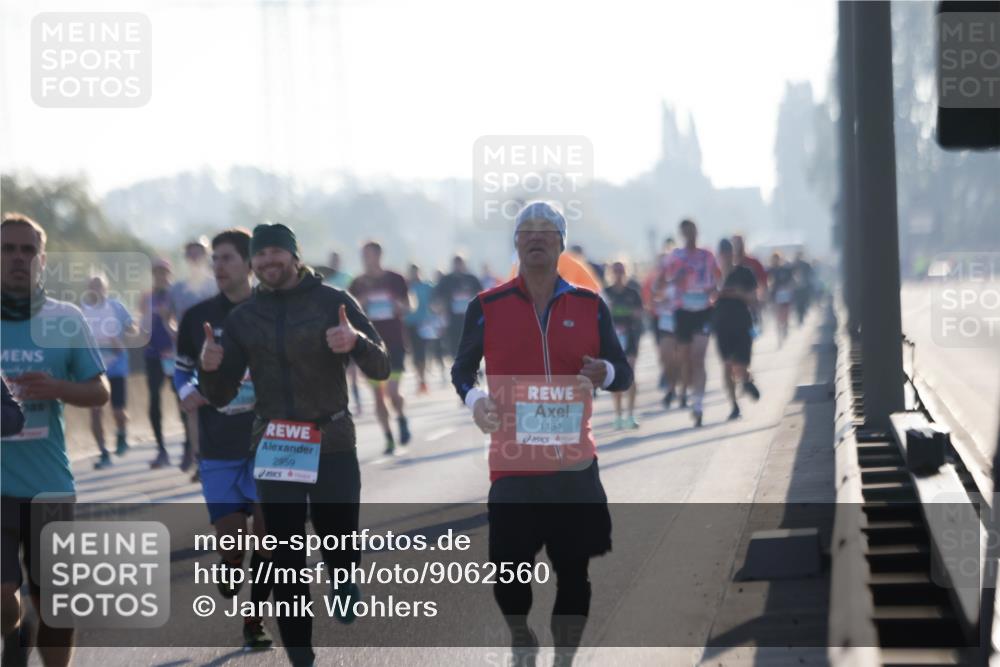03.10.2025 - Köhlbrandbrückenlauf Jannik Wohlers http://msf.ph/oto/9062560 03.10.2025 09:15:42 Position 3 725, 2959, 1134 meine-sportfotos.de