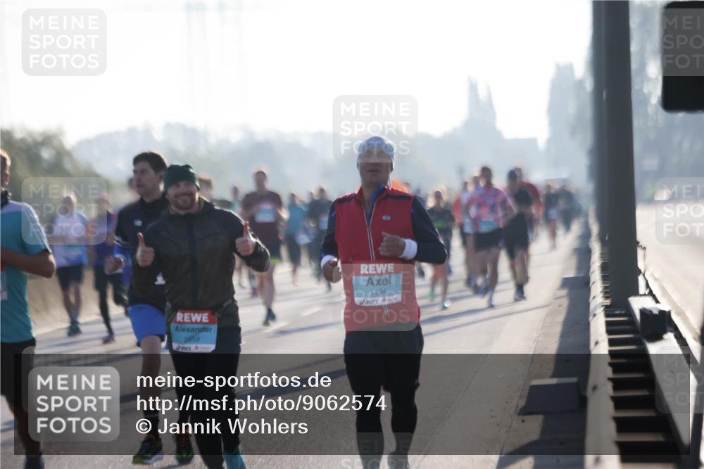 03.10.2025 - Köhlbrandbrückenlauf Jannik Wohlers http://msf.ph/oto/9062574 03.10.2025 09:15:42 Position 3 2959, 1134 meine-sportfotos.de