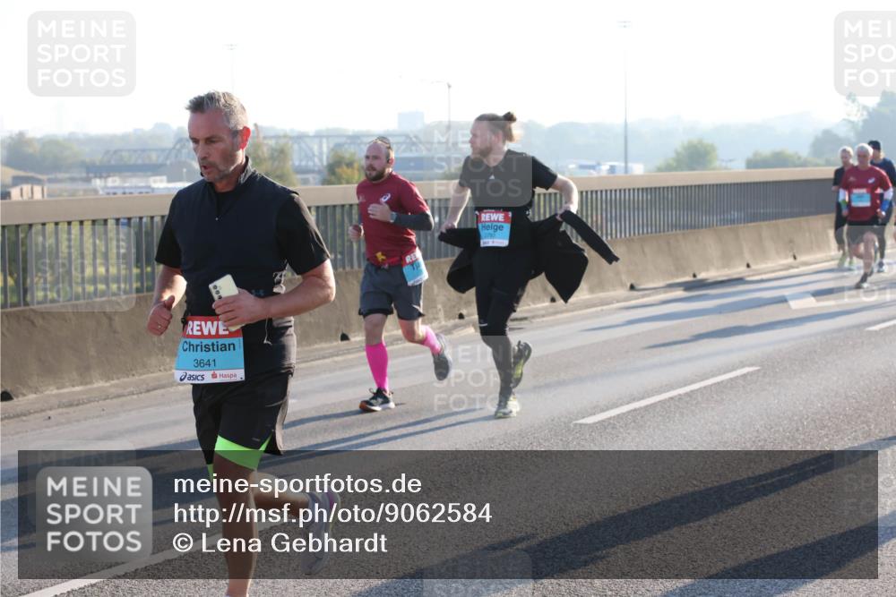 03.10.2025 - Köhlbrandbrückenlauf Lena Gebhardt http://msf.ph/oto/9062584 03.10.2025 09:20:22 Position 1 3641 meine-sportfotos.de