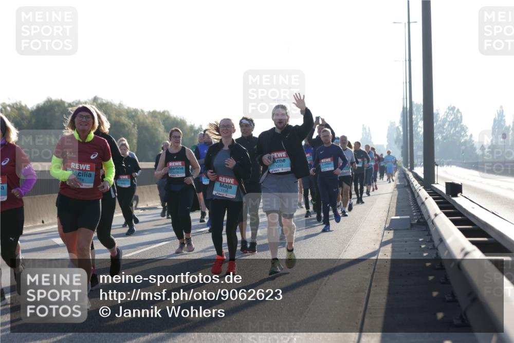 03.10.2025 - Köhlbrandbrückenlauf Jannik Wohlers http://msf.ph/oto/9062623 03.10.2025 09:23:44 Position 3 74, 1136, 1254 meine-sportfotos.de