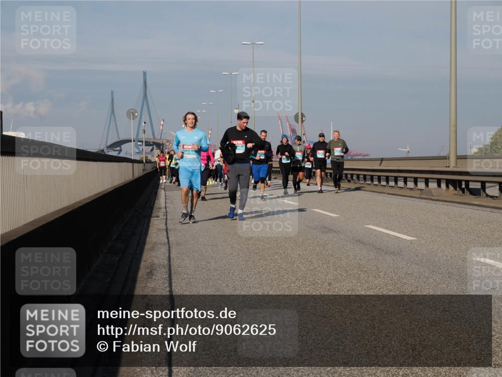 03.10.2025 - Köhlbrandbrückenlauf Fabian Wolf http://msf.ph/oto/9062625 03.10.2025 10:06:20 Position 3  meine-sportfotos.de