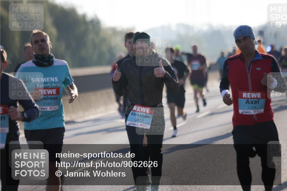 03.10.2025 - Köhlbrandbrückenlauf Jannik Wohlers http://msf.ph/oto/9062626 03.10.2025 09:15:43 Position 3 1141, 2959, 508, 1134 meine-sportfotos.de
