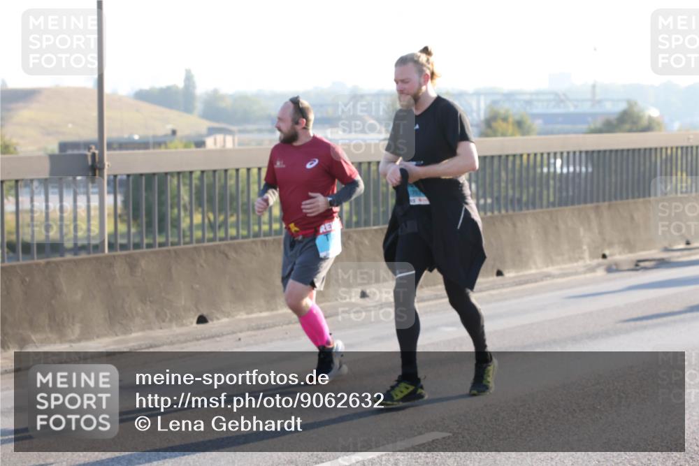 03.10.2025 - Köhlbrandbrückenlauf Lena Gebhardt http://msf.ph/oto/9062632 03.10.2025 09:20:23 Position 1  meine-sportfotos.de