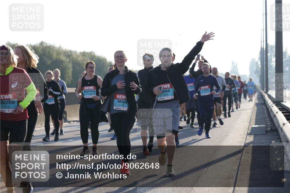 03.10.2025 - Köhlbrandbrückenlauf Jannik Wohlers http://msf.ph/oto/9062648 03.10.2025 09:23:44 Position 3 2174, 1728, 1136, 1254 meine-sportfotos.de