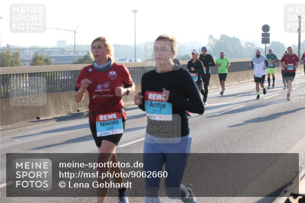 03.10.2025 - Köhlbrandbrückenlauf Lena Gebhardt http://msf.ph/oto/9062660 03.10.2025 09:20:24 Position 1 1363, 3711 meine-sportfotos.de