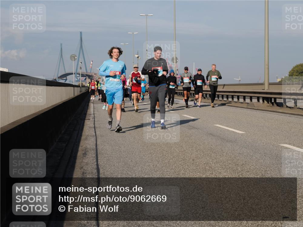 03.10.2025 - Köhlbrandbrückenlauf Fabian Wolf http://msf.ph/oto/9062669 03.10.2025 10:06:21 Position 3  meine-sportfotos.de
