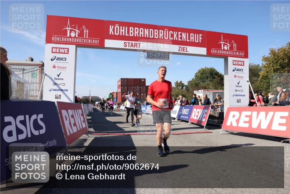 03.10.2025 - Köhlbrandbrückenlauf Lena Gebhardt http://msf.ph/oto/9062674 03.10.2025 13:12:09 Ziel 4176, 4305, 4369, 4468, 4470, 4474, 5644, 5856, 5910, 5911, 5927, 6098, 6121, 6184, 6185 meine-sportfotos.de