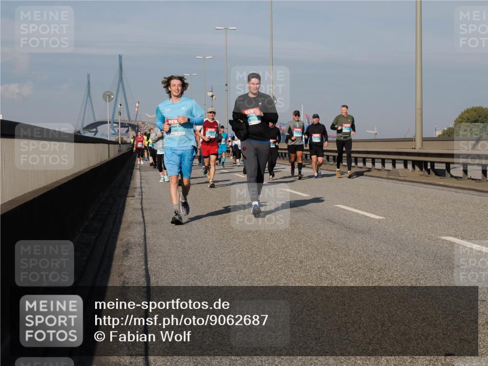 03.10.2025 - Köhlbrandbrückenlauf Fabian Wolf http://msf.ph/oto/9062687 03.10.2025 10:06:21 Position 3 2384 meine-sportfotos.de