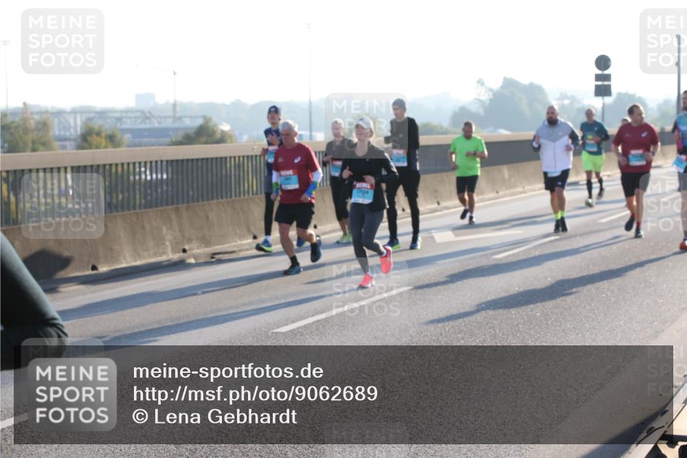03.10.2025 - Köhlbrandbrückenlauf Lena Gebhardt http://msf.ph/oto/9062689 03.10.2025 09:20:25 Position 1  meine-sportfotos.de