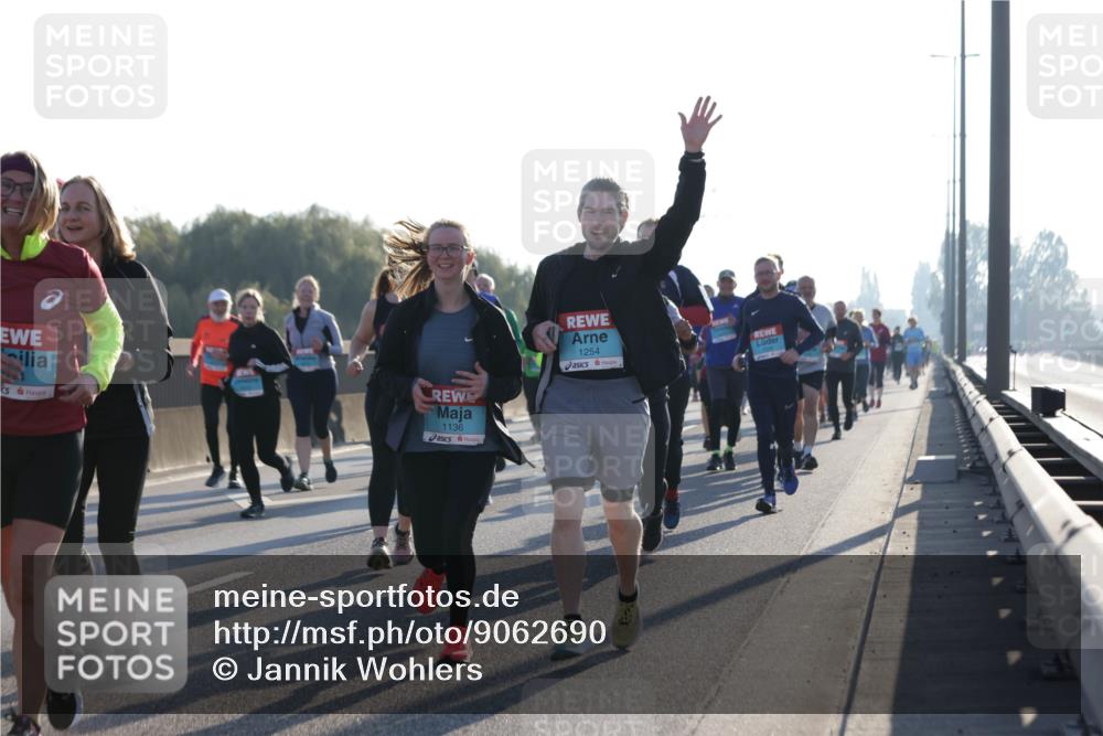 03.10.2025 - Köhlbrandbrückenlauf Jannik Wohlers http://msf.ph/oto/9062690 03.10.2025 09:23:45 Position 3 1136, 1254 meine-sportfotos.de