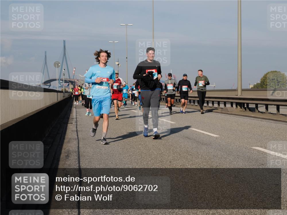 03.10.2025 - Köhlbrandbrückenlauf Fabian Wolf http://msf.ph/oto/9062702 03.10.2025 10:06:22 Position 3  meine-sportfotos.de