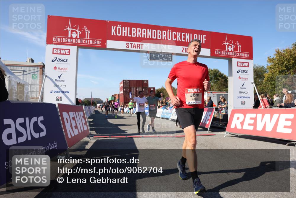 03.10.2025 - Köhlbrandbrückenlauf Lena Gebhardt http://msf.ph/oto/9062704 03.10.2025 13:12:09 Ziel 4176, 4305, 4369, 4468, 4470, 4474, 5644, 5856, 5910, 5911, 5927, 6098, 6121, 6184, 6185 meine-sportfotos.de