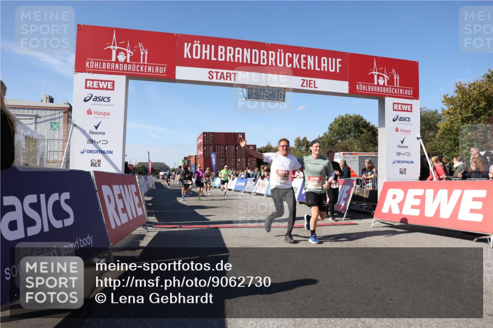 03.10.2025 - Köhlbrandbrückenlauf Lena Gebhardt http://msf.ph/oto/9062730 03.10.2025 13:12:10 Ziel 4176, 4305, 4369, 4468, 4470, 4474, 5644, 5856, 5910, 5911, 5927, 6098, 6121, 6184, 6185 meine-sportfotos.de