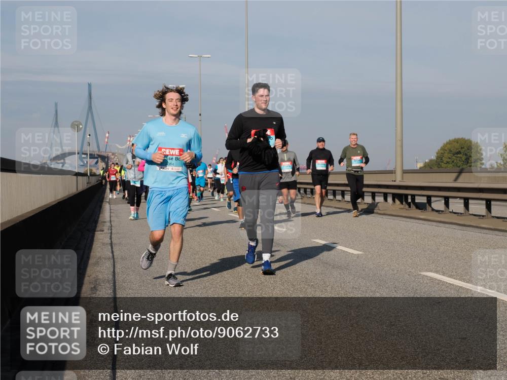 03.10.2025 - Köhlbrandbrückenlauf Fabian Wolf http://msf.ph/oto/9062733 03.10.2025 10:06:22 Position 3 2384 meine-sportfotos.de