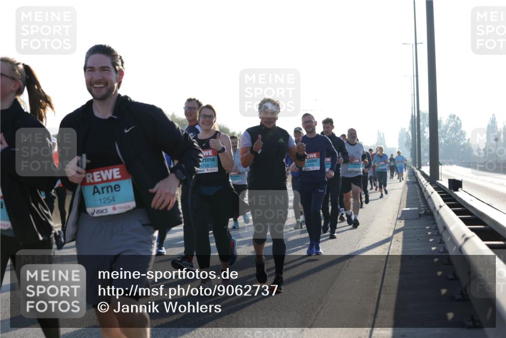 03.10.2025 - Köhlbrandbrückenlauf Jannik Wohlers http://msf.ph/oto/9062737 03.10.2025 09:23:47 Position 3 1254, 1728 meine-sportfotos.de