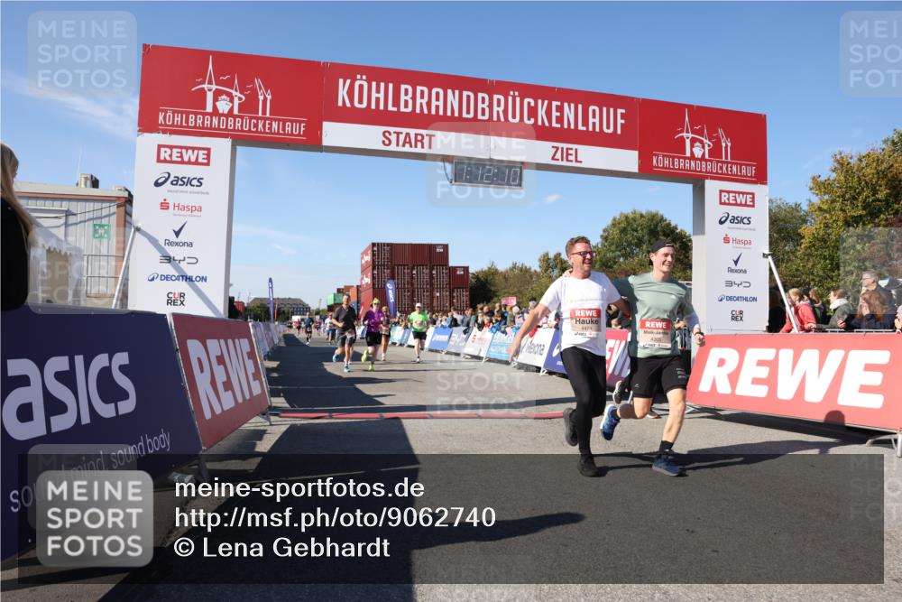 03.10.2025 - Köhlbrandbrückenlauf Lena Gebhardt http://msf.ph/oto/9062740 03.10.2025 13:12:11 Ziel 4176, 4305, 4369, 4468, 4470, 4474, 4656, 5644, 5856, 5927, 6098, 6121, 6184, 6185 meine-sportfotos.de