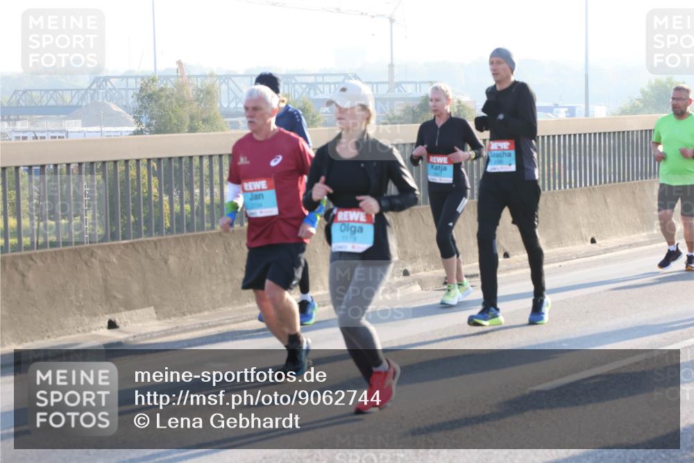 03.10.2025 - Köhlbrandbrückenlauf Lena Gebhardt http://msf.ph/oto/9062744 03.10.2025 09:20:26 Position 1 1179 meine-sportfotos.de