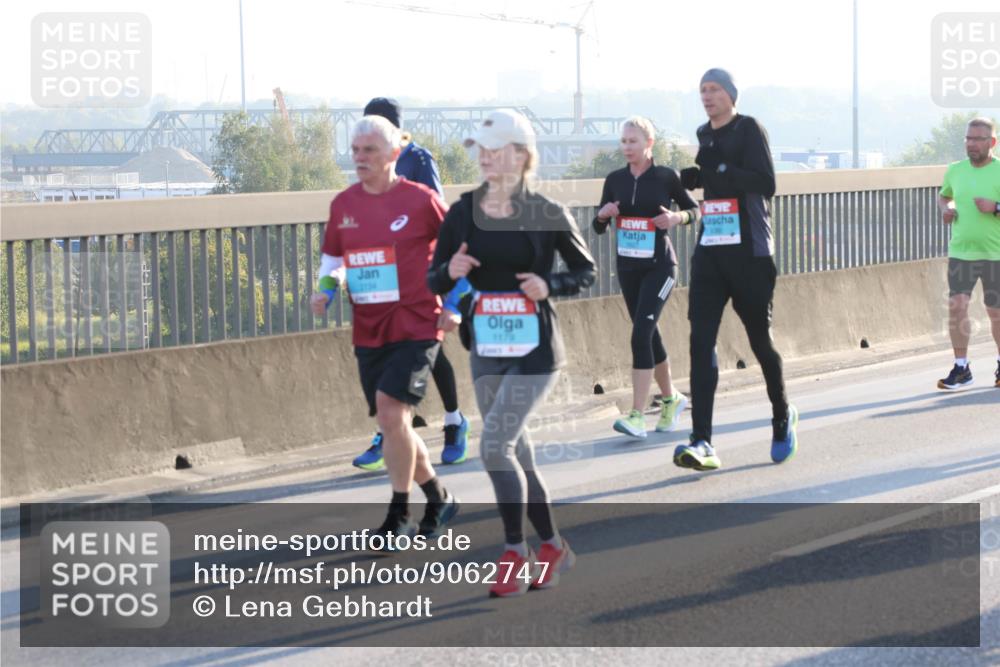 03.10.2025 - Köhlbrandbrückenlauf Lena Gebhardt http://msf.ph/oto/9062747 03.10.2025 09:20:26 Position 1 1179 meine-sportfotos.de