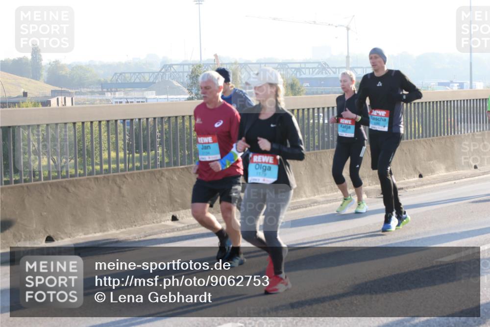 03.10.2025 - Köhlbrandbrückenlauf Lena Gebhardt http://msf.ph/oto/9062753 03.10.2025 09:20:26 Position 1 1179 meine-sportfotos.de