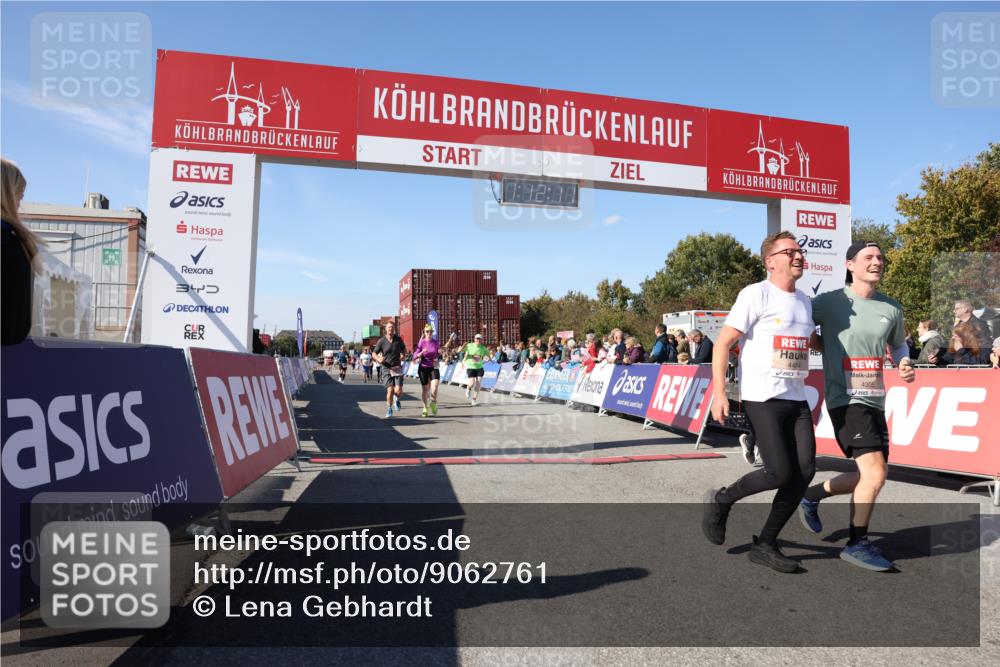 03.10.2025 - Köhlbrandbrückenlauf Lena Gebhardt http://msf.ph/oto/9062761 03.10.2025 13:12:11 Ziel 4176, 4305, 4369, 4468, 4470, 4474, 4656, 5644, 5856, 5927, 6098, 6121, 6184, 6185 meine-sportfotos.de