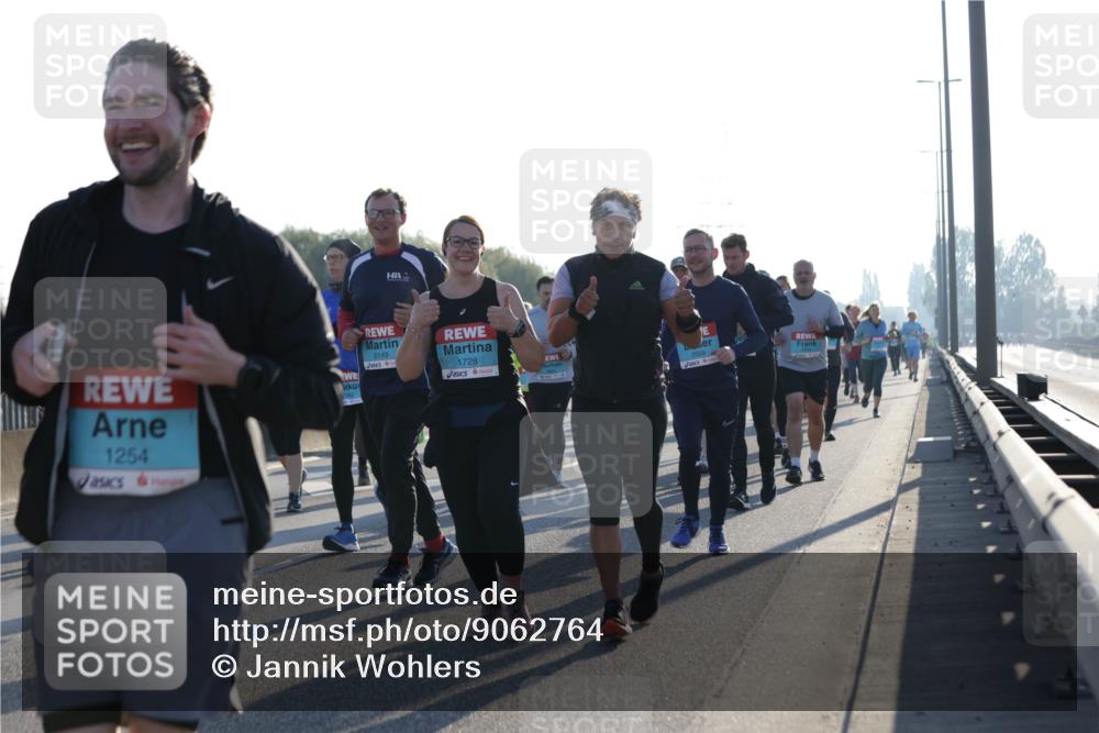 03.10.2025 - Köhlbrandbrückenlauf Jannik Wohlers http://msf.ph/oto/9062764 03.10.2025 09:23:47 Position 3 1254, 3149, 1728, 2509 meine-sportfotos.de