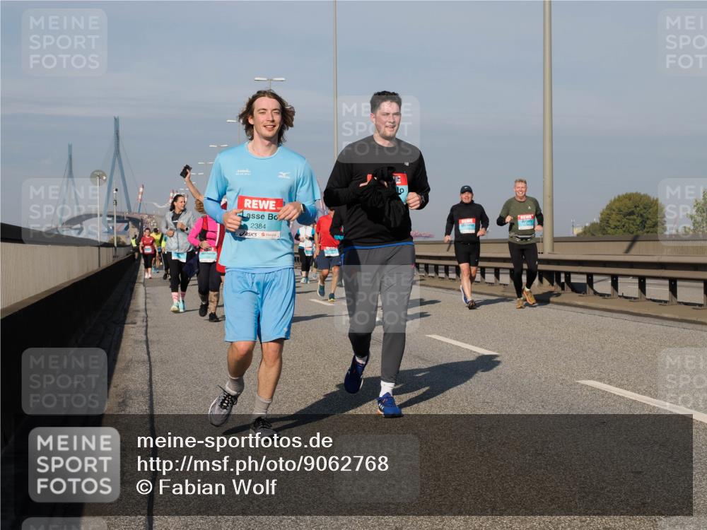 03.10.2025 - Köhlbrandbrückenlauf Fabian Wolf http://msf.ph/oto/9062768 03.10.2025 10:06:23 Position 3 2384 meine-sportfotos.de