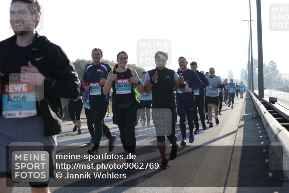 03.10.2025 - Köhlbrandbrückenlauf Jannik Wohlers http://msf.ph/oto/9062769 03.10.2025 09:23:47 Position 3 1254, 3149, 1728 meine-sportfotos.de