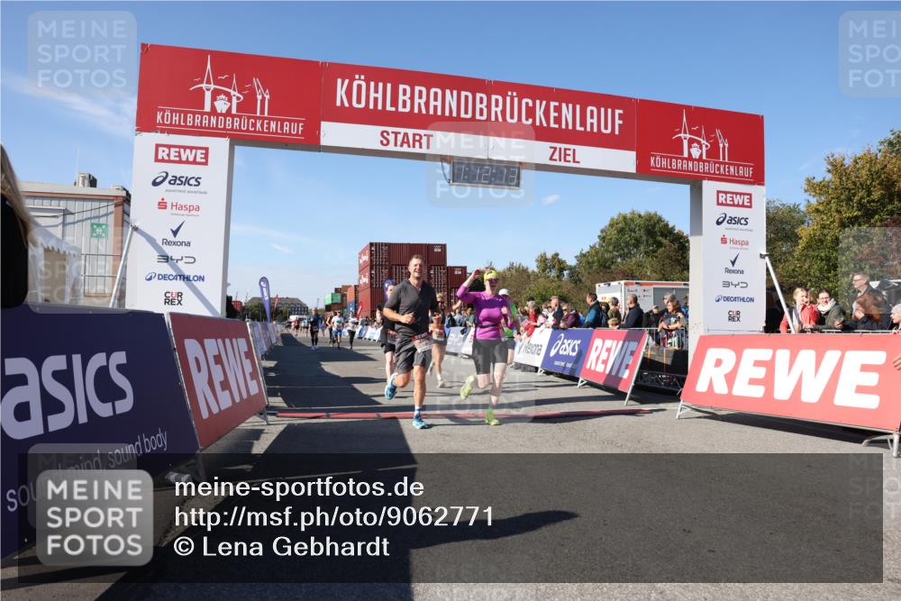 03.10.2025 - Köhlbrandbrückenlauf Lena Gebhardt http://msf.ph/oto/9062771 03.10.2025 13:12:13 Ziel 4176, 4305, 4369, 4468, 4470, 4474, 4656, 5644, 5856, 5927, 6098, 6121, 6184, 6185, 6565, 6566 meine-sportfotos.de