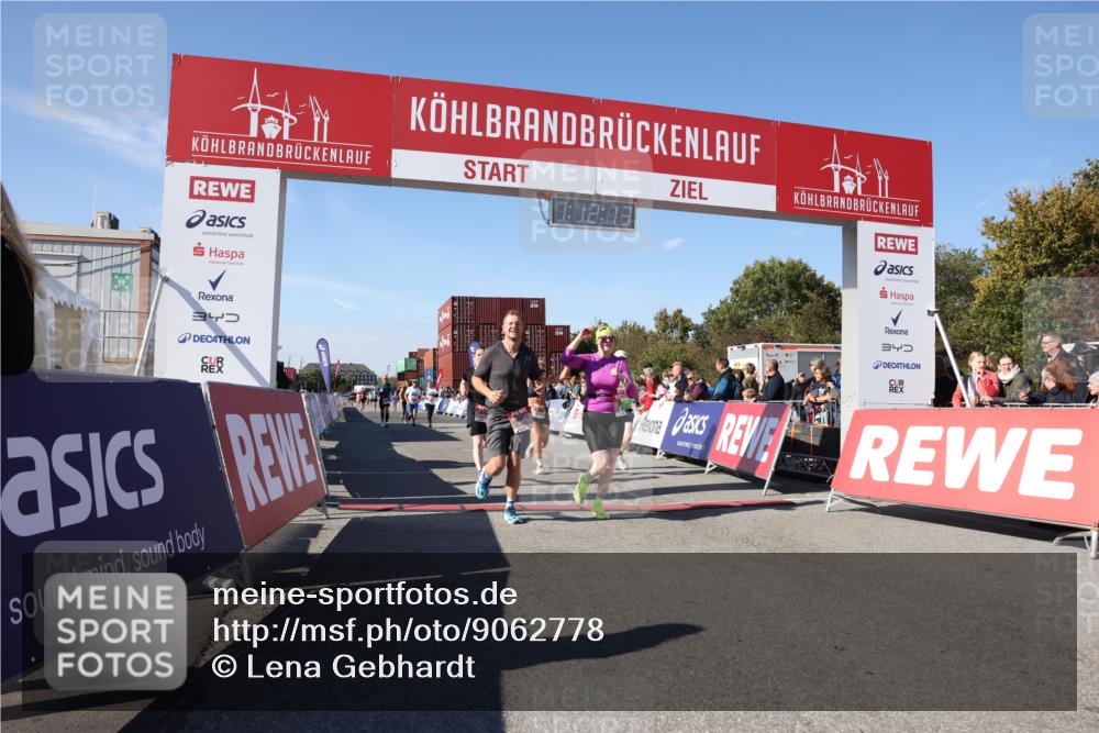03.10.2025 - Köhlbrandbrückenlauf Lena Gebhardt http://msf.ph/oto/9062778 03.10.2025 13:12:13 Ziel 4176, 4305, 4369, 4468, 4470, 4474, 4656, 5644, 5856, 5927, 6098, 6121, 6184, 6185, 6565, 6566 meine-sportfotos.de
