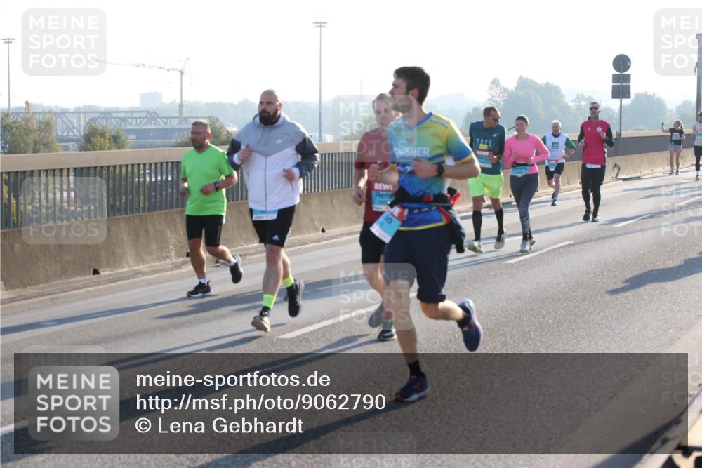 03.10.2025 - Köhlbrandbrückenlauf Lena Gebhardt http://msf.ph/oto/9062790 03.10.2025 09:20:28 Position 1  meine-sportfotos.de