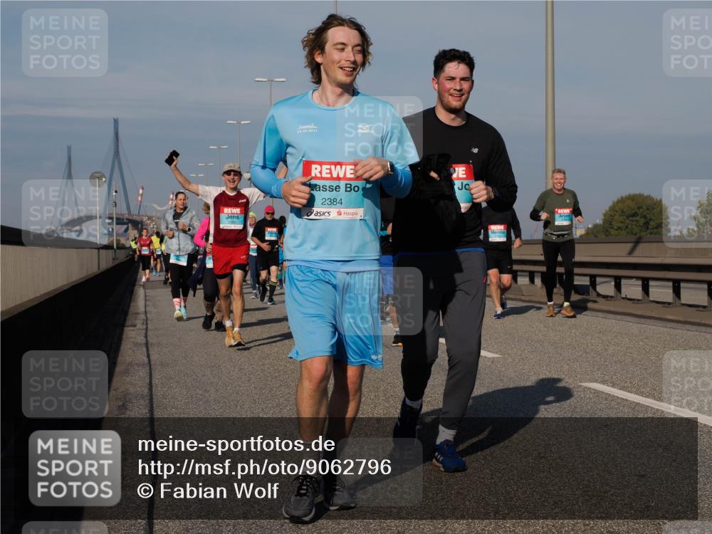 03.10.2025 - Köhlbrandbrückenlauf Fabian Wolf http://msf.ph/oto/9062796 03.10.2025 10:06:24 Position 3 03, 10, 2015, 2384 meine-sportfotos.de