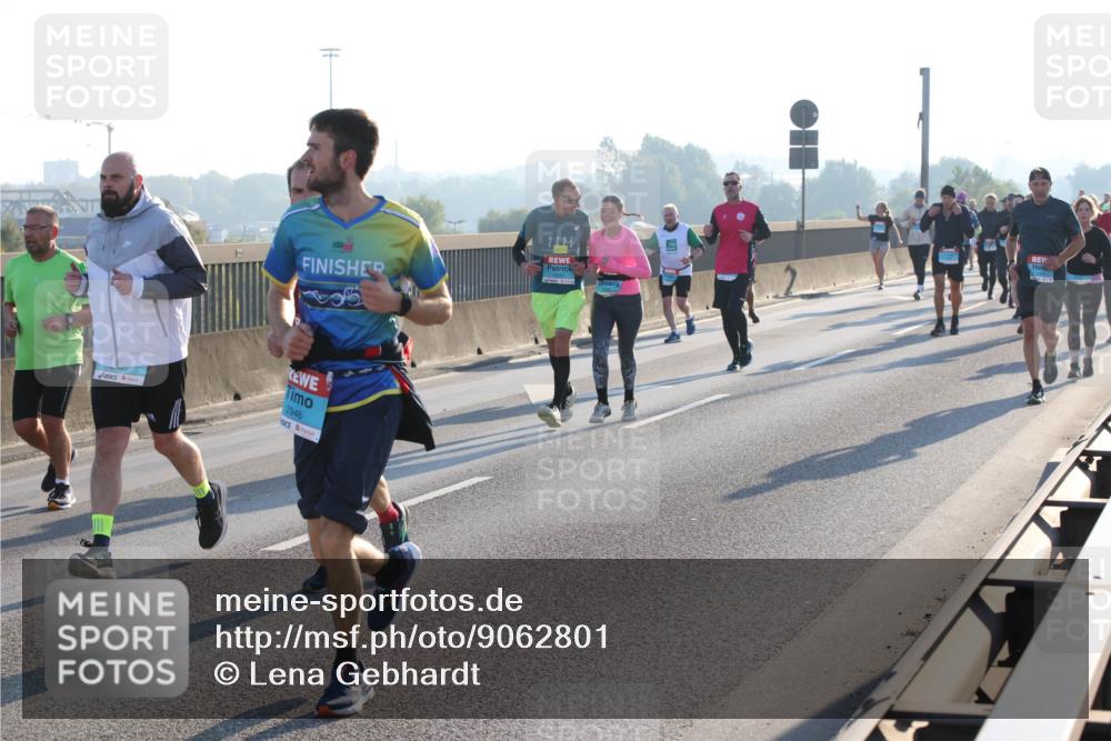 03.10.2025 - Köhlbrandbrückenlauf Lena Gebhardt http://msf.ph/oto/9062801 03.10.2025 09:20:28 Position 1 2946 meine-sportfotos.de