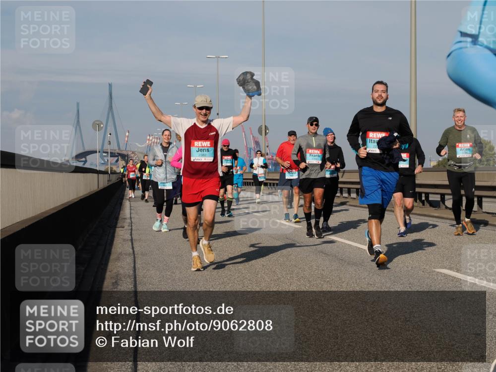 03.10.2025 - Köhlbrandbrückenlauf Fabian Wolf http://msf.ph/oto/9062808 03.10.2025 10:06:25 Position 3 2382 meine-sportfotos.de