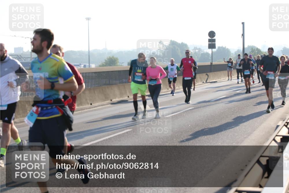 03.10.2025 - Köhlbrandbrückenlauf Lena Gebhardt http://msf.ph/oto/9062814 03.10.2025 09:20:28 Position 1  meine-sportfotos.de