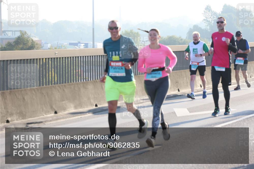 03.10.2025 - Köhlbrandbrückenlauf Lena Gebhardt http://msf.ph/oto/9062835 03.10.2025 09:20:29 Position 1 23, 25 meine-sportfotos.de