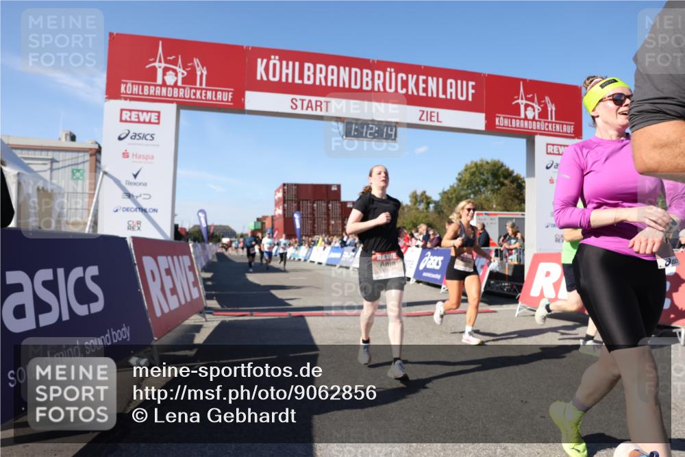 03.10.2025 - Köhlbrandbrückenlauf Lena Gebhardt http://msf.ph/oto/9062856 03.10.2025 13:12:15 Ziel 4176, 4266, 4305, 4369, 4468, 4470, 4474, 4656, 5062, 5644, 6098, 6121, 6185, 6565, 6566 meine-sportfotos.de