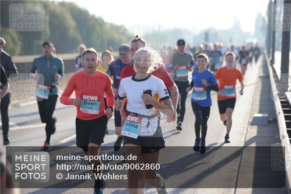 03.10.2025 - Köhlbrandbrückenlauf Jannik Wohlers http://msf.ph/oto/9062860 03.10.2025 09:15:56 Position 3 1165, 3341 meine-sportfotos.de