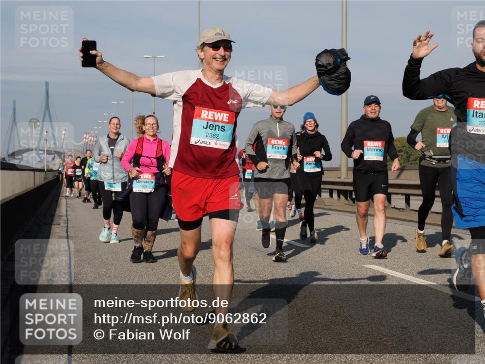 03.10.2025 - Köhlbrandbrückenlauf Fabian Wolf http://msf.ph/oto/9062862 03.10.2025 10:06:27 Position 3 1509, 2382, 2783, 22, 278, 2782 meine-sportfotos.de