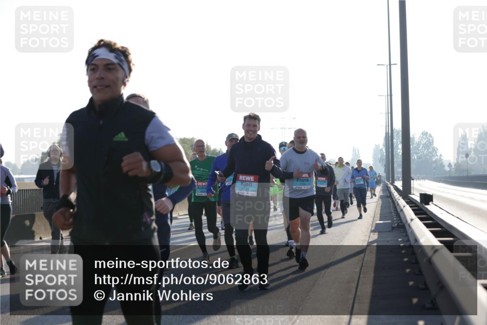 03.10.2025 - Köhlbrandbrückenlauf Jannik Wohlers http://msf.ph/oto/9062863 03.10.2025 09:23:49 Position 3 2624 meine-sportfotos.de