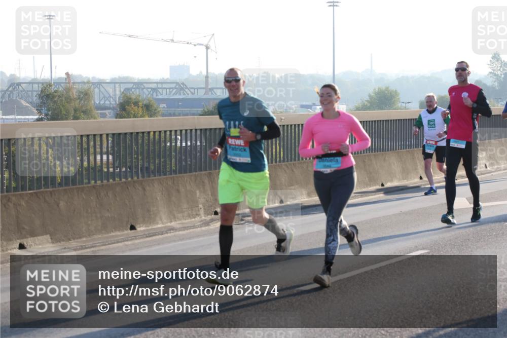 03.10.2025 - Köhlbrandbrückenlauf Lena Gebhardt http://msf.ph/oto/9062874 03.10.2025 09:20:30 Position 1  meine-sportfotos.de