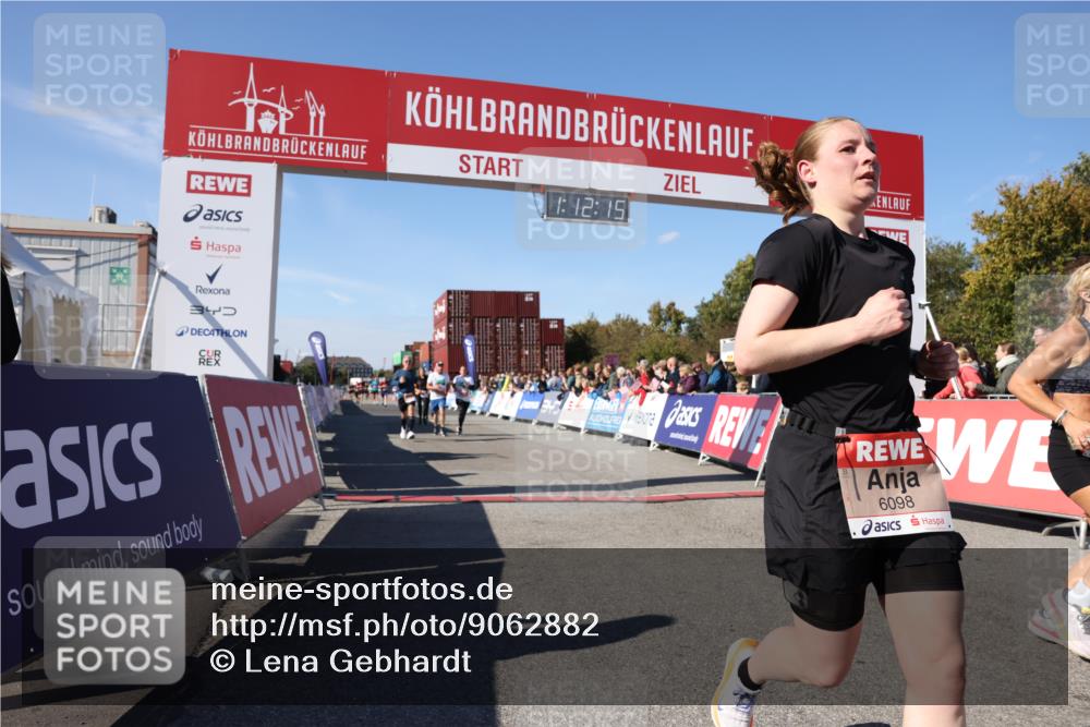 03.10.2025 - Köhlbrandbrückenlauf Lena Gebhardt http://msf.ph/oto/9062882 03.10.2025 13:12:16 Ziel 4266, 4305, 4369, 4468, 4470, 4474, 4656, 5062, 5644, 6098, 6121, 6185, 6565, 6566 meine-sportfotos.de
