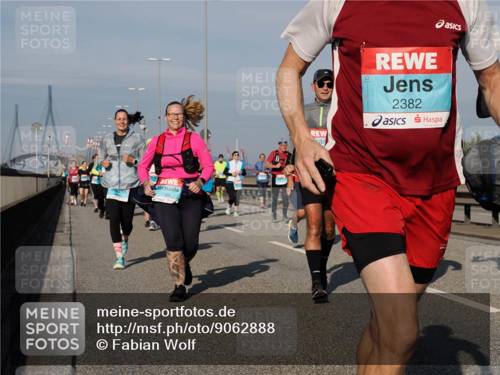 03.10.2025 - Köhlbrandbrückenlauf Fabian Wolf http://msf.ph/oto/9062888 03.10.2025 10:06:28 Position 3 1509, 2382 meine-sportfotos.de
