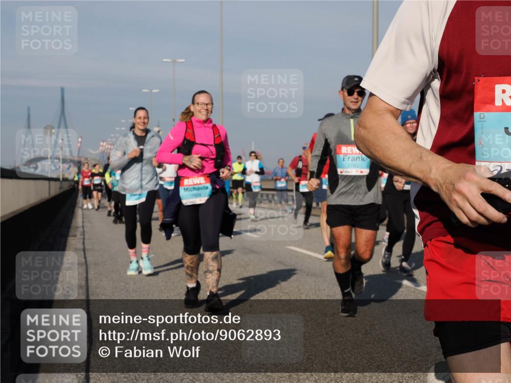 03.10.2025 - Köhlbrandbrückenlauf Fabian Wolf http://msf.ph/oto/9062893 03.10.2025 10:06:28 Position 3 1509, 2783 meine-sportfotos.de