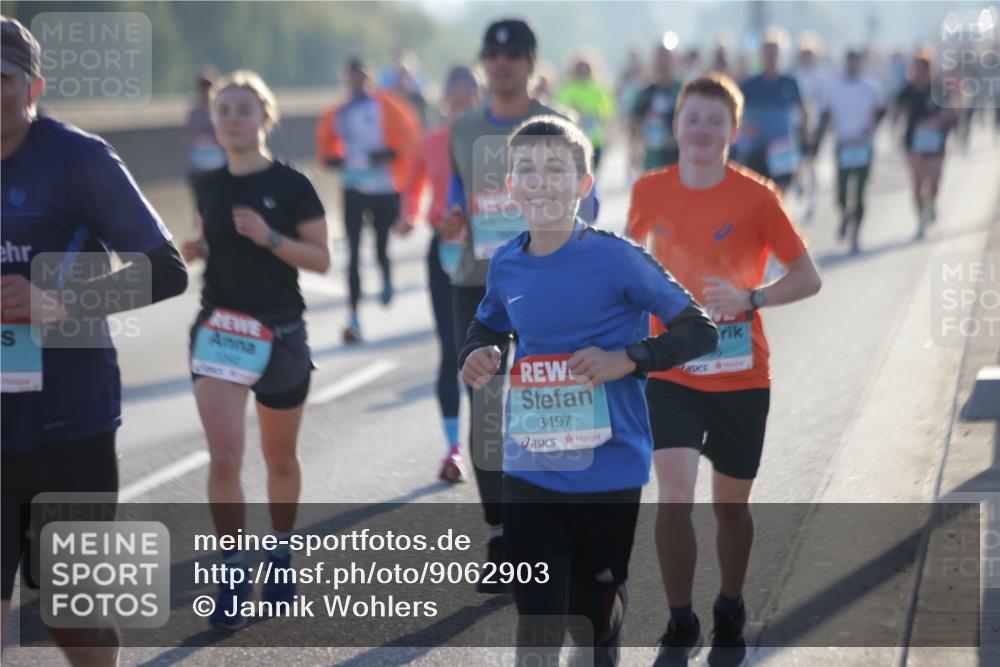 03.10.2025 - Köhlbrandbrückenlauf Jannik Wohlers http://msf.ph/oto/9062903 03.10.2025 09:15:58 Position 3 3497 meine-sportfotos.de