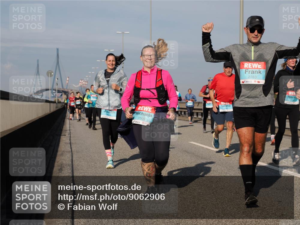 03.10.2025 - Köhlbrandbrückenlauf Fabian Wolf http://msf.ph/oto/9062906 03.10.2025 10:06:29 Position 3 3602, 1509, 2783, 256 meine-sportfotos.de
